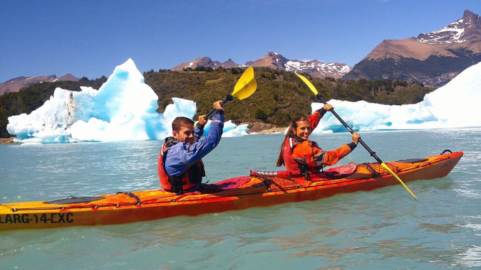 Passe um momento inesquecível em frente à Geleira Perito Moreno em um caiaque!