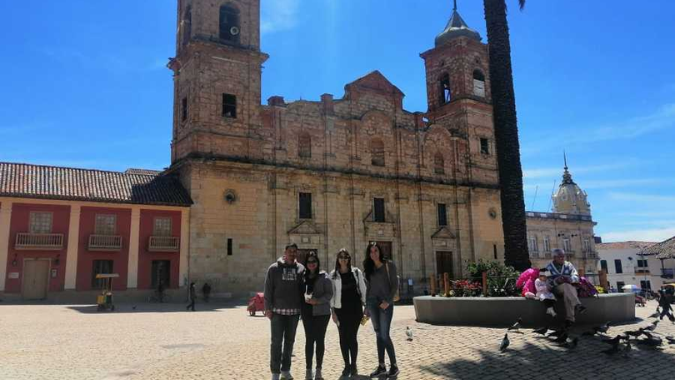 Desfrute de um dia na famosa Catedral de Sal de Zipaquirá, ideal para toda a família!