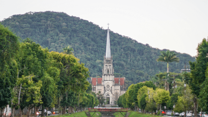 Visit of the San Pedro Cathedral, an architectural jewel of Rio.