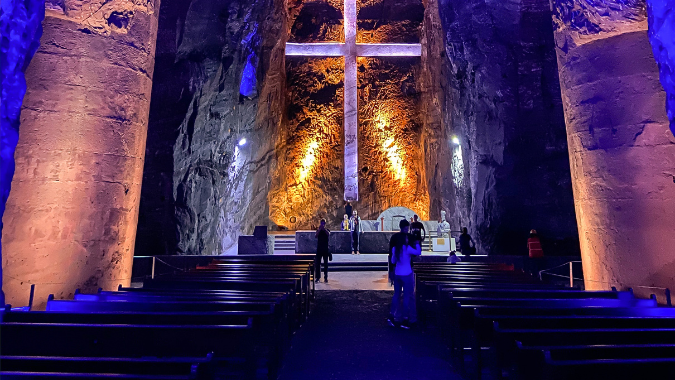 Descubra os segredos da Catedral de Sal de Zipaquirá com este passeio de um dia saindo de Bogotá!