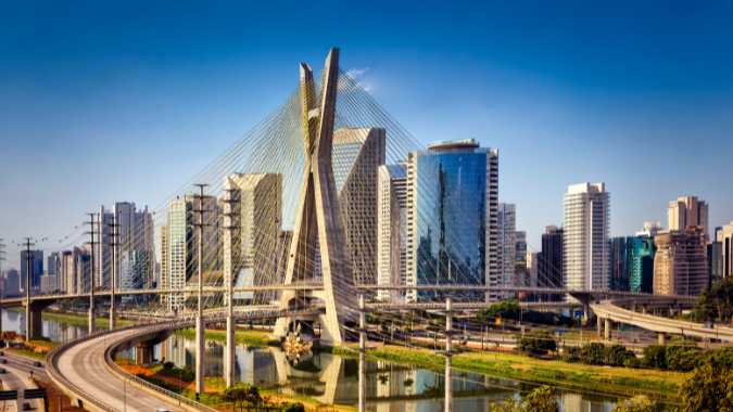 Get to know the metropolis of Sao Paulo and discover one of the most important cities in Latin America!