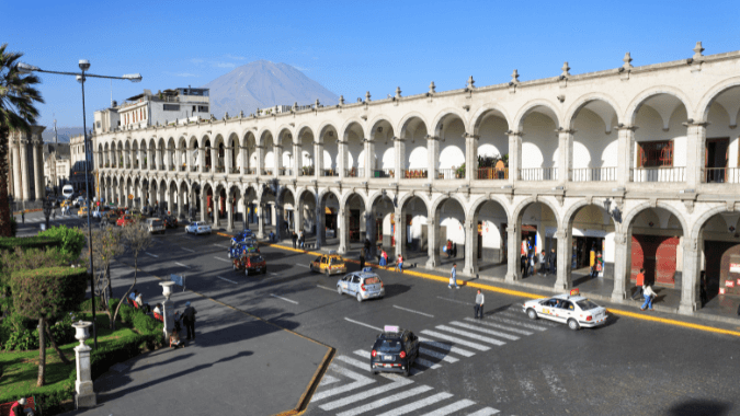 Conheça os melhores lugares de Arequipa e aproveite a cidade mais bonita do Peru!